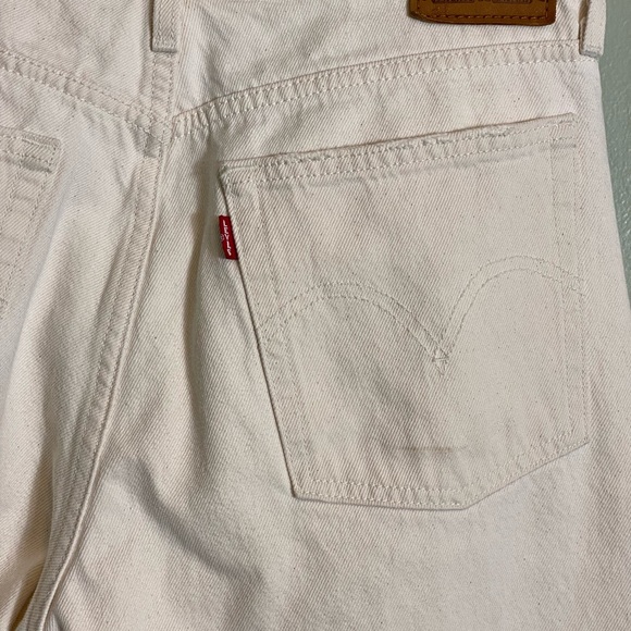 EUC LEVIS WEDGIE JEANS. FACTORY FREYED LEG HEM.SIZE 29. OFF WHITE COLORED - Picture 8 of 16